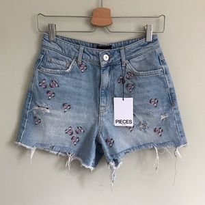 NWT ASOS Pieces Embroidered Floral High Waisted Distressed Frayed Denim Shorts